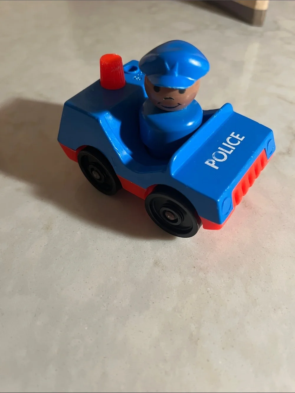 Vintage Fisher Price Little People POLICE CAR and policeman